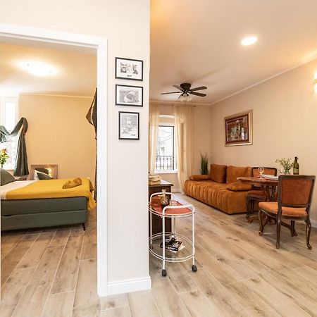 Stanley Helenski - Apartment In Old Town Sibenik Bagian luar foto