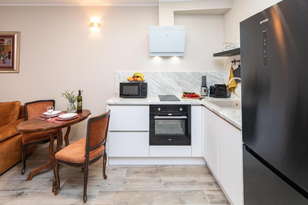 Stanley Helenski - Apartment In Old Town Sibenik Bagian luar foto