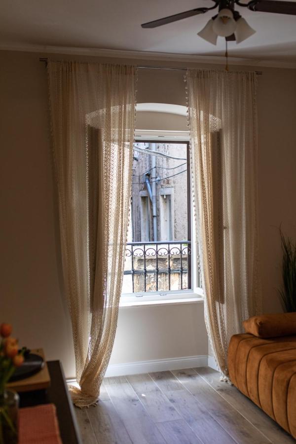 Stanley Helenski - Apartment In Old Town Sibenik Bagian luar foto