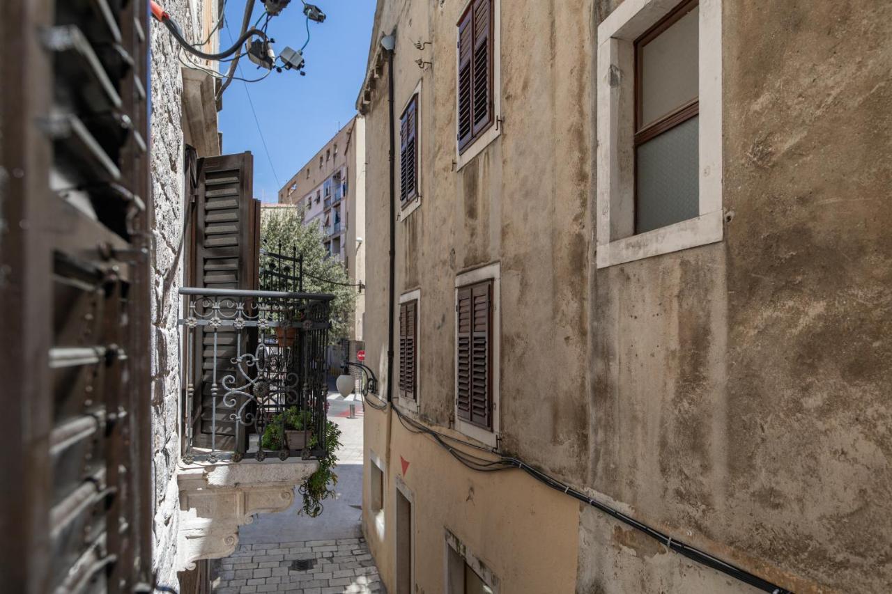 Stanley Helenski - Apartment In Old Town Sibenik Bagian luar foto