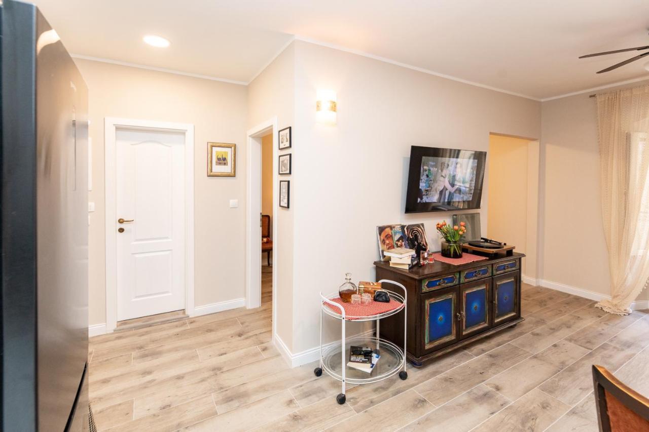 Stanley Helenski - Apartment In Old Town Sibenik Bagian luar foto