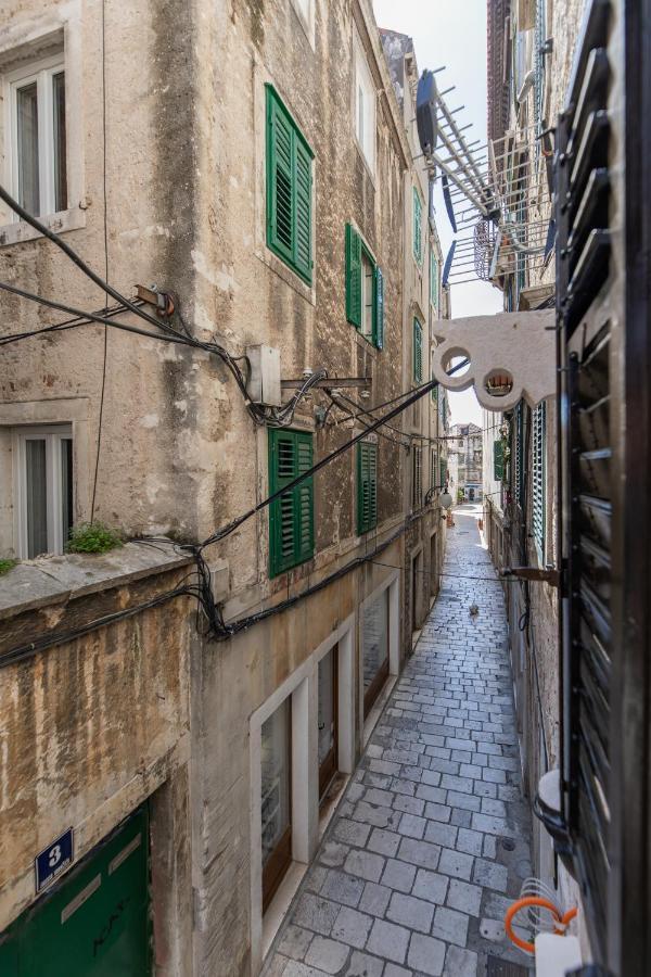 Stanley Helenski - Apartment In Old Town Sibenik Bagian luar foto
